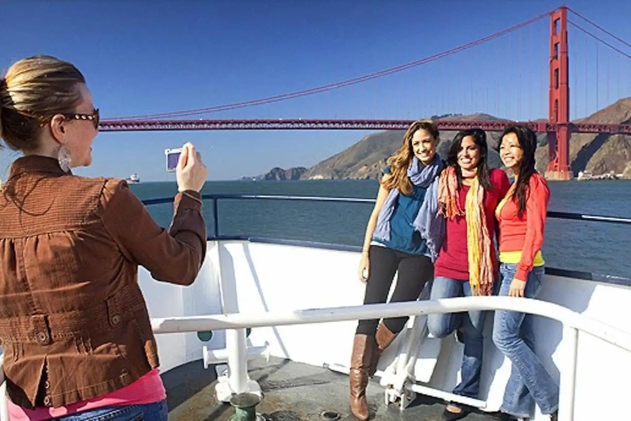 Da San Francisco: Tour di mezza giornata di Muir Woods, tour di Sausalito e crociera nella baia, San Francisco, Stati Uniti, San Francisco Tickets. Da San Francisco: Tour di mezza giornata di Muir Woods, tour di Sausalito e crociera nella baia, San Francisco, Stati Uniti, San Francisco Tickets.