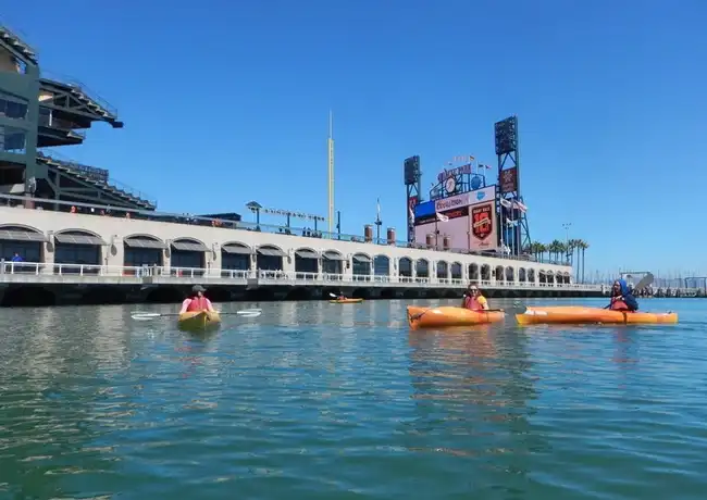 Baia di San Francisco: Noleggio di 1 ora di kayak o stand-up paddleboard, San Francisco, Stati Uniti, San Francisco Tickets. Baia di San Francisco: Noleggio di 1 ora di kayak o stand-up paddleboard, San Francisco, Stati Uniti, San Francisco Tickets.