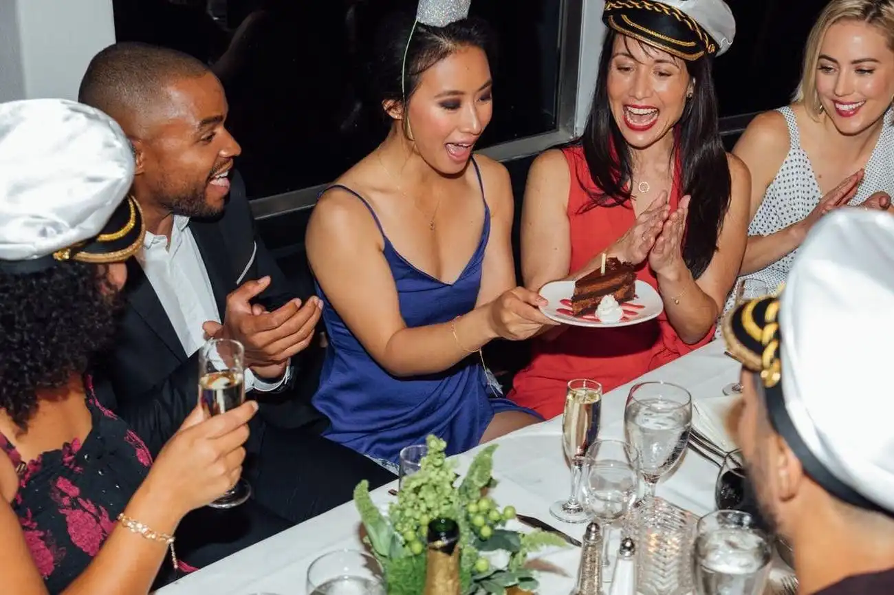 San Francisco: Tour in barca con cena a buffet, San Francisco, Stati Uniti, San Francisco Tickets. San Francisco: Tour in barca con cena a buffet, San Francisco, Stati Uniti, San Francisco Tickets.