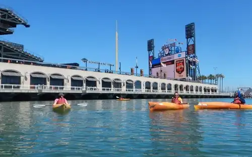 Baia di San Francisco: Noleggio di 1 ora di kayak o stand-up paddleboard, San Francisco, Stati Uniti, San Francisco Tickets. Baia di San Francisco: Noleggio di 1 ora di kayak o stand-up paddleboard, San Francisco, Stati Uniti, San Francisco Tickets.